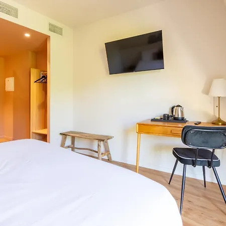 Hotel Hotel La Cachette De Nina - Saint-Girons 3*